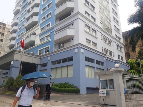 Phó phòng Ban Quản lý Thủ Thiêm rơi từ tầng 9 tử vong - Ảnh 1. Phó phòng Ban Quản lý Thủ Thiêm rơi từ tầng 9 tử vong - Ảnh 1.