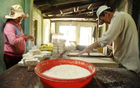 Những làng bánh xứ Quảng tất bật vào tết - Ảnh 14. Những làng bánh xứ Quảng tất bật vào tết - Ảnh 14.