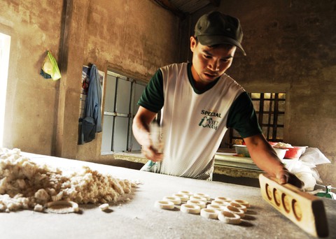 Những làng bánh xứ Quảng tất bật vào tết - Ảnh 3. Những làng bánh xứ Quảng tất bật vào tết - Ảnh 3.