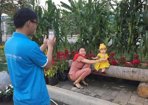 Điểm chơi xuân mới ở đường hoa Hiệp Phước - Ảnh 6. Điểm chơi xuân mới ở đường hoa Hiệp Phước - Ảnh 6.