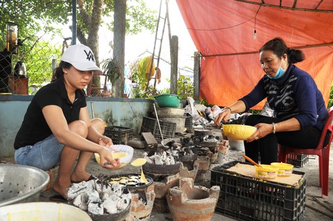 Những làng bánh xứ Quảng tất bật vào tết - Ảnh 7. Những làng bánh xứ Quảng tất bật vào tết - Ảnh 7.