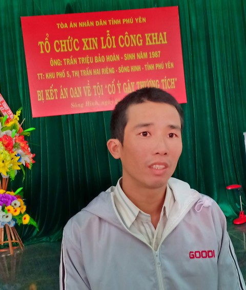 Được minh oan sau hơn 1 năm ngồi tù - Ảnh 2. Được minh oan sau hơn 1 năm ngồi tù - Ảnh 2.