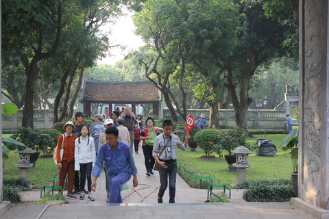 Khách Trung Quốc đến Việt Nam giảm, nhường ngôi đầu cho Hàn Quốc - Ảnh 1. Khách Trung Quốc đến Việt Nam giảm, nhường ngôi đầu cho Hàn Quốc - Ảnh 1.