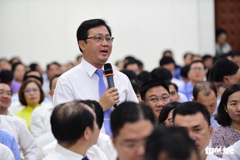 Chủ tịch Nguyễn Thành Phong: Dựa vào dân là phải tiếp dân định kỳ - Ảnh 2. Chủ tịch Nguyễn Thành Phong: Dựa vào dân là phải tiếp dân định kỳ - Ảnh 2.