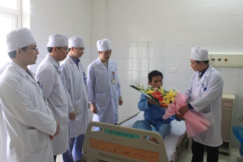 Bệnh viện Thanh Hóa thay động mạch chủ nhân tạo thành công - Ảnh 1. Bệnh viện Thanh Hóa thay động mạch chủ nhân tạo thành công - Ảnh 1.