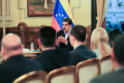 Mỹ cảnh báo các bên không giao dịch vàng và dầu với Venezuela - Ảnh 1. Mỹ cảnh báo các bên không giao dịch vàng và dầu với Venezuela - Ảnh 1.