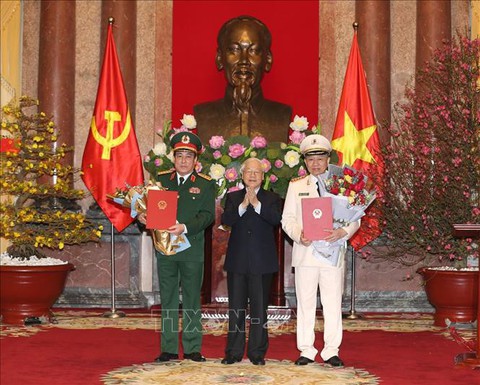 Bộ trưởng Tô Lâm được thăng quân hàm Đại tướng Công an - Ảnh 2. Bộ trưởng Tô Lâm được thăng quân hàm Đại tướng Công an - Ảnh 2.