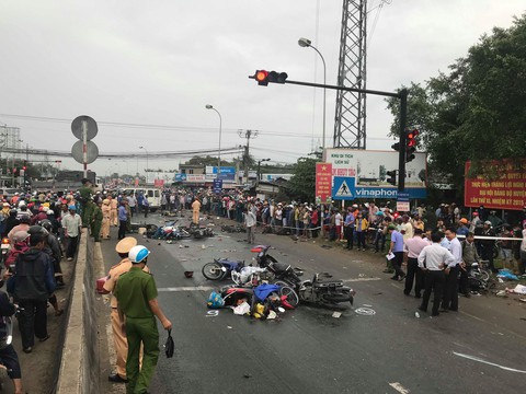 Tài xế container tông chết người dương tính heroin, nồng độ cồn cao - Ảnh 1. Tài xế container tông chết người dương tính heroin, nồng độ cồn cao - Ảnh 1.