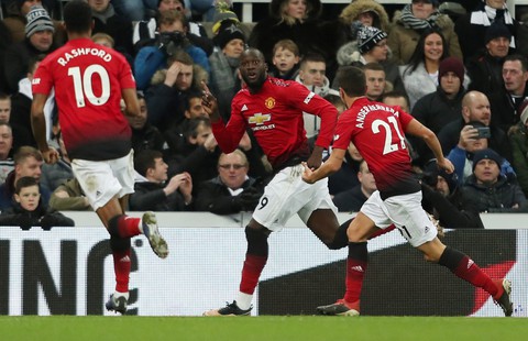 Đá bại Newcastle, M.U tiếp tục hồi sinh mạnh mẽ cùng HLV Solskjaer - Ảnh 1. Đá bại Newcastle, M.U tiếp tục hồi sinh mạnh mẽ cùng HLV Solskjaer - Ảnh 1.