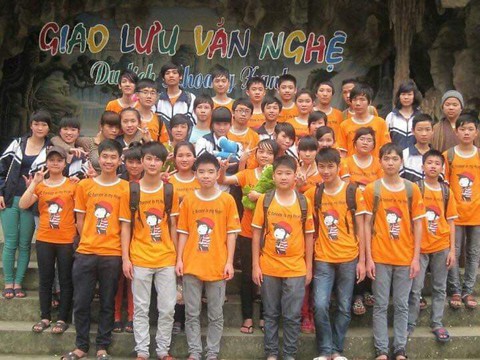 Mải mê theo cái gì mà không về họp lớp? - Ảnh 2. Mải mê theo cái gì mà không về họp lớp? - Ảnh 2.