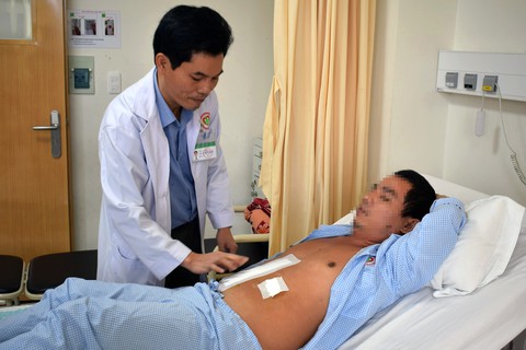 Bóc tách u lách “khủng” cho một bệnh nhân - Ảnh 1. Bóc tách u lách “khủng” cho một bệnh nhân - Ảnh 1.