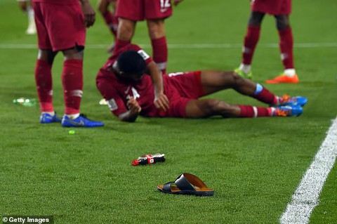 Báo chí châu Á chỉ trích CĐV UAE nặng nề - Ảnh 1. Báo chí châu Á chỉ trích CĐV UAE nặng nề - Ảnh 1.