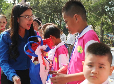 2.000 trẻ nghèo TP.HCM vui cùng Tổ ấm ngày xuân - Ảnh 4. 2.000 trẻ nghèo TP.HCM vui cùng Tổ ấm ngày xuân - Ảnh 4.
