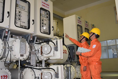 Bình quân mỗi ngày nghỉ Tết tiêu thụ 390 triệu kWh điện - Ảnh 1. Bình quân mỗi ngày nghỉ Tết tiêu thụ 390 triệu kWh điện - Ảnh 1.