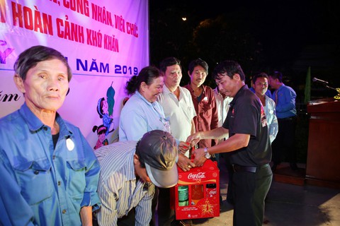 Cùng Coca-Cola mở lòng đón Tết, lan toả điều tốt đẹp - Ảnh 2. Cùng Coca-Cola mở lòng đón Tết, lan toả điều tốt đẹp - Ảnh 2.