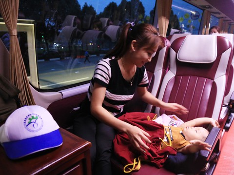 Chuyến xe xuân nghĩa tình đưa 5.000 công nhân về quê ăn tết - Ảnh 1. Chuyến xe xuân nghĩa tình đưa 5.000 công nhân về quê ăn tết - Ảnh 1.