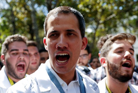 Nghị viện châu Âu công nhận Guaido là tổng thống lâm thời Venezuela - Ảnh 1. Nghị viện châu Âu công nhận Guaido là tổng thống lâm thời Venezuela - Ảnh 1.