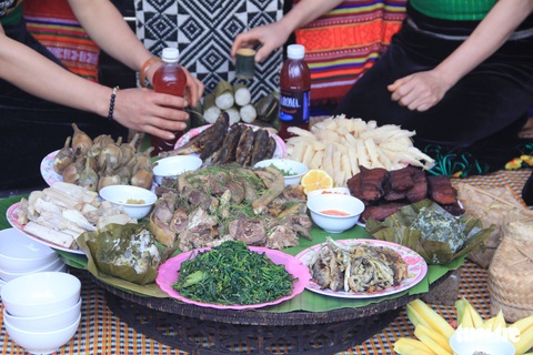 Mâm cơm ngày Tết của bà con dân tộc có gì đặc biệt? - Ảnh 10. Mâm cơm ngày Tết của bà con dân tộc có gì đặc biệt? - Ảnh 10.