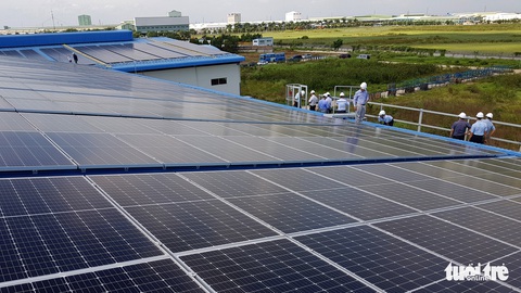 Một công ty đầu tư 7 triệu USD lắp mái nhà xưởng điện mặt trời - Ảnh 1. Một công ty đầu tư 7 triệu USD lắp mái nhà xưởng điện mặt trời - Ảnh 1.