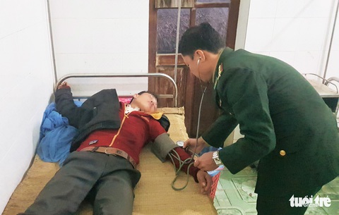 Cứu sống nam thanh niên ăn lá ngón tự vẫn - Ảnh 2. Cứu sống nam thanh niên ăn lá ngón tự vẫn - Ảnh 2.