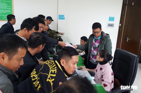 BOT Tiên Cựu mới thu phí ngày đầu đã phải xả trạm - Ảnh 3. BOT Tiên Cựu mới thu phí ngày đầu đã phải xả trạm - Ảnh 3.
