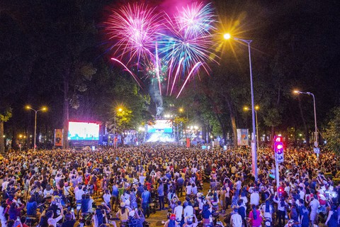 Mỹ Tâm, Sơn Tùng, Đông Nhi khiến fan “khản giọng” tại Tiger Remix 2019 - Ảnh 10. Mỹ Tâm, Sơn Tùng, Đông Nhi khiến fan “khản giọng” tại Tiger Remix 2019 - Ảnh 10.