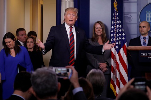 Ông Trump nói phe Dân chủ sợ thua nên muốn luận tội ông - Ảnh 1. Ông Trump nói phe Dân chủ sợ thua nên muốn luận tội ông - Ảnh 1.