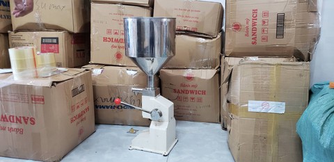 Tạm giữ hàng trăm nghìn bao cao su, gel bôi trơn nghi hàng giả - Ảnh 5. Tạm giữ hàng trăm nghìn bao cao su, gel bôi trơn nghi hàng giả - Ảnh 5.