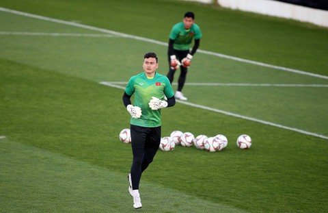 Thủ môn Đặng Văn Lâm sẽ khoác áo CLB Muangthong sau Asian Cup 2019 - Ảnh 3. Thủ môn Đặng Văn Lâm sẽ khoác áo CLB Muangthong sau Asian Cup 2019 - Ảnh 3.