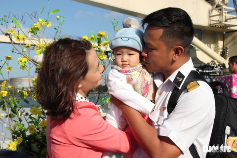 Hoa mai, hoa lan nối Tết từ đất liền ra nhà giàn - Ảnh 2. Hoa mai, hoa lan nối Tết từ đất liền ra nhà giàn - Ảnh 2.