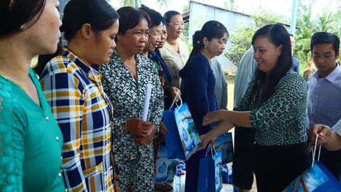 Khánh thành công trình nước sạch cho vùng hạn mặn Cà Mau - Ảnh 2. Khánh thành công trình nước sạch cho vùng hạn mặn Cà Mau - Ảnh 2.
