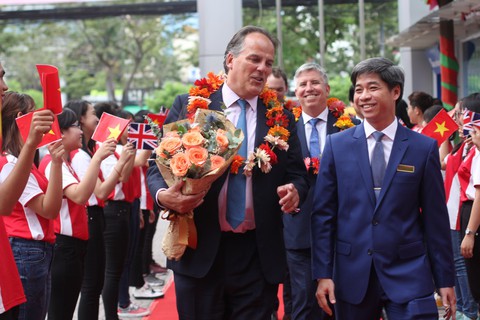 Quốc vụ khanh Vương quốc Anh đến thăm và làm việc tại UEF - Ảnh 1. Quốc vụ khanh Vương quốc Anh đến thăm và làm việc tại UEF - Ảnh 1.