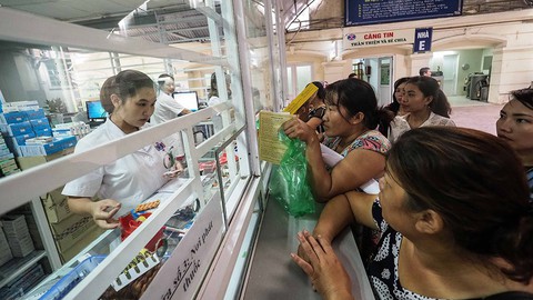 Mua bán thuốc không toa nên mới dùng búa tạ đập ruồi - Ảnh 4. Mua bán thuốc không toa nên mới dùng búa tạ đập ruồi - Ảnh 4.