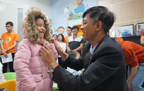 Con thích búp bê nấu ăn và được về nhà ăn tết - Ảnh 7. Con thích búp bê nấu ăn và được về nhà ăn tết - Ảnh 7.