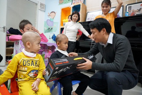 Con thích búp bê nấu ăn và được về nhà ăn tết - Ảnh 5. Con thích búp bê nấu ăn và được về nhà ăn tết - Ảnh 5.