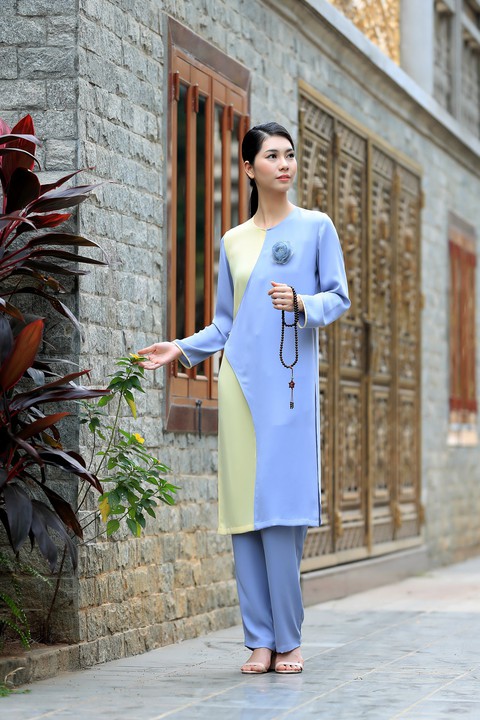 Trang phục lên chùa đẹp nền nã mà vẫn thời trang - Ảnh 2. Trang phục lên chùa đẹp nền nã mà vẫn thời trang - Ảnh 2.