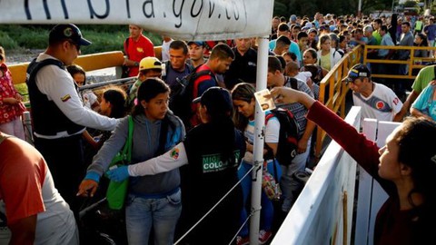 Thẩm phán Tòa án Tối cao Venezuela đào tẩu sang Mỹ - Ảnh 1. Thẩm phán Tòa án Tối cao Venezuela đào tẩu sang Mỹ - Ảnh 1.