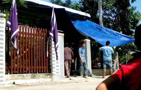 Bắt khẩn cấp nghi phạm sát hại mẹ và em ruột - Ảnh 1. Bắt khẩn cấp nghi phạm sát hại mẹ và em ruột - Ảnh 1.