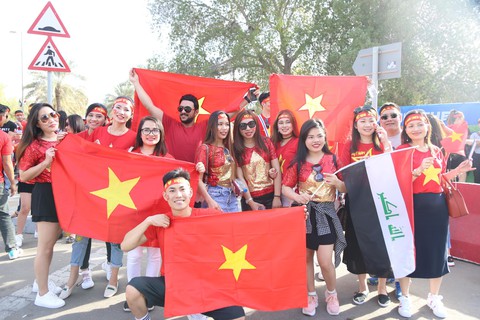 Công Phượng, Xuân Trường và Hồng Duy đá chính trận gặp Iraq - Ảnh 4. Công Phượng, Xuân Trường và Hồng Duy đá chính trận gặp Iraq - Ảnh 4.