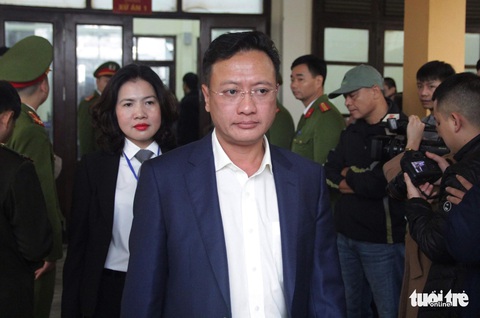 Nguyên giám đốc xuất hiện, BS Lương vắng mặt, hoãn phiên tòa chạy thận 9 người chết - Ảnh 5. Nguyên giám đốc xuất hiện, BS Lương vắng mặt, hoãn phiên tòa chạy thận 9 người chết - Ảnh 5.