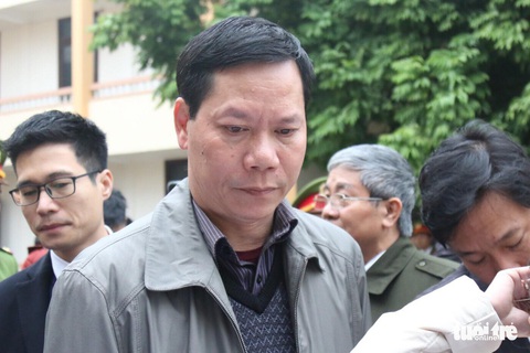 Nguyên giám đốc xuất hiện, BS Lương vắng mặt, hoãn phiên tòa chạy thận 9 người chết - Ảnh 1. Nguyên giám đốc xuất hiện, BS Lương vắng mặt, hoãn phiên tòa chạy thận 9 người chết - Ảnh 1.