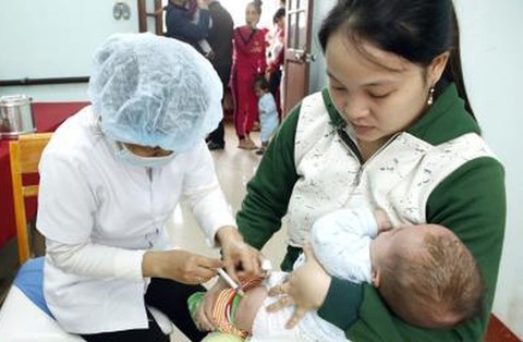 Hướng dẫn theo dõi trẻ sau tiêm vắc xin mới ComBE Five - Ảnh 1. Hướng dẫn theo dõi trẻ sau tiêm vắc xin mới ComBE Five - Ảnh 1.