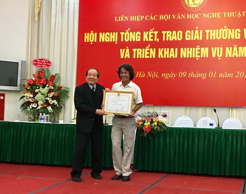Ông Hữu Thỉnh: Nhà nước vẫn nuôi anh em chúng ta! - Ảnh 2. Ông Hữu Thỉnh: Nhà nước vẫn nuôi anh em chúng ta! - Ảnh 2.