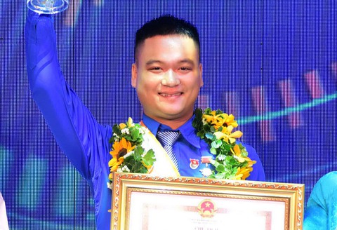 Những sinh viên 5 tốt ham nghiên cứu khoa học - Ảnh 2. Những sinh viên 5 tốt ham nghiên cứu khoa học - Ảnh 2.