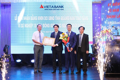 VietABank vinh dự nhận Bằng khen của UBND tỉnh Quảng Nam - Ảnh 1. VietABank vinh dự nhận Bằng khen của UBND tỉnh Quảng Nam - Ảnh 1.