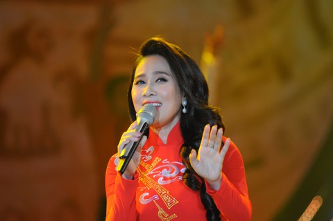 Nụ hôn bay bổng nơi Miền ký ức - Ảnh 4. Nụ hôn bay bổng nơi Miền ký ức - Ảnh 4.