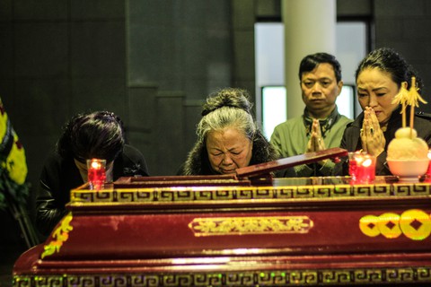Lễ viếng nhà thơ Nguyễn Trọng Tạo: Mừng bác lên tiên! - Ảnh 4. Lễ viếng nhà thơ Nguyễn Trọng Tạo: Mừng bác lên tiên! - Ảnh 4.