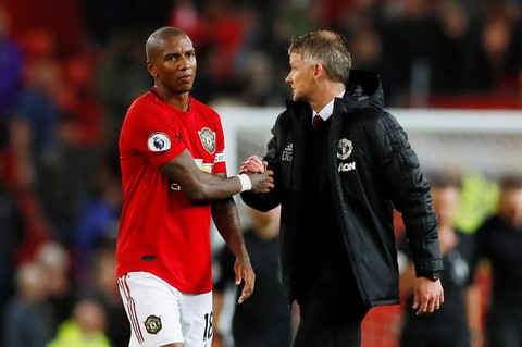 Bị Arsenal cầm hòa 1-1, Manchester United có khởi đầu tệ nhất trong 30 năm - Ảnh 1. Bị Arsenal cầm hòa 1-1, Manchester United có khởi đầu tệ nhất trong 30 năm - Ảnh 1.