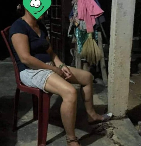 Người vợ bị chồng lấy xích sắt xích chân vào cột nhà - Ảnh 1. Người vợ bị chồng lấy xích sắt xích chân vào cột nhà - Ảnh 1.