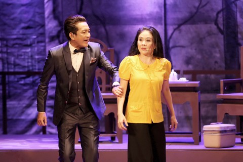 Cải lương miễn phí: Nghệ sĩ rầu rĩ, tức giận! - Ảnh 1. Cải lương miễn phí: Nghệ sĩ rầu rĩ, tức giận! - Ảnh 1.